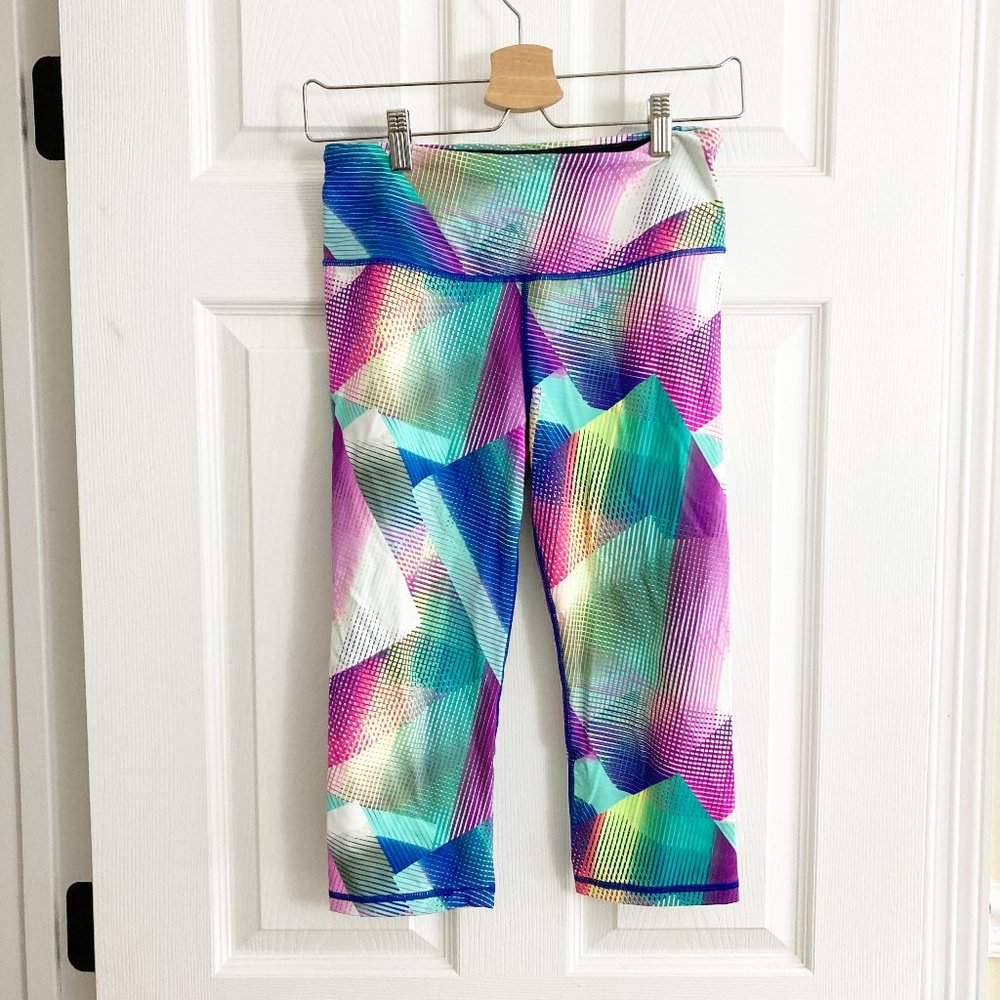 VSX Knockout Leggings Size S Knee-Length Cropped